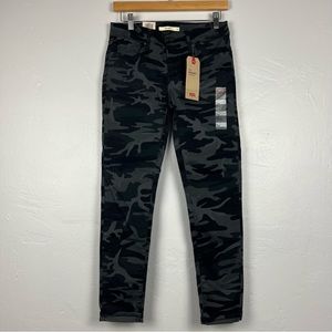 NWT Levi's 711 Skinny Mid Rise Jeans Size 26